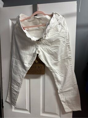 White Women's Jeans - Classic Slim Fit